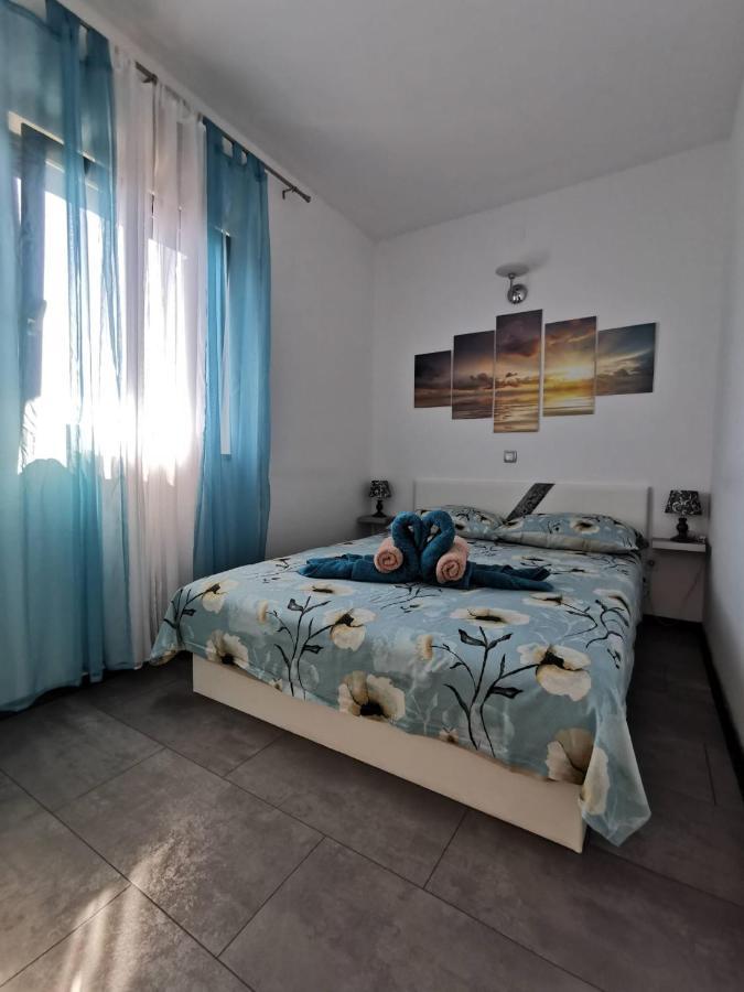 Apartmani Tajana Sukošan Eksteriør billede