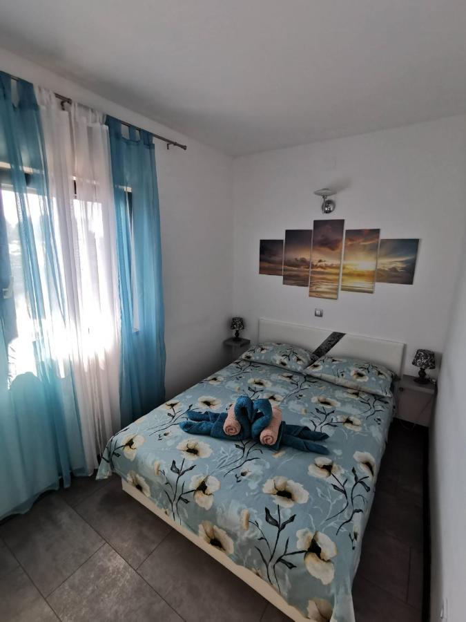Apartmani Tajana Sukošan Eksteriør billede