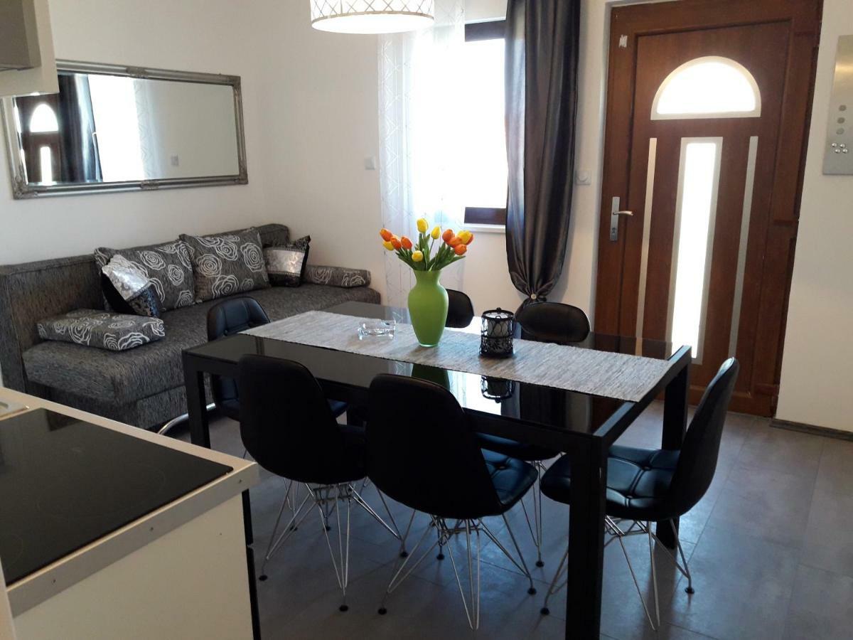 Apartmani Tajana Sukošan Eksteriør billede