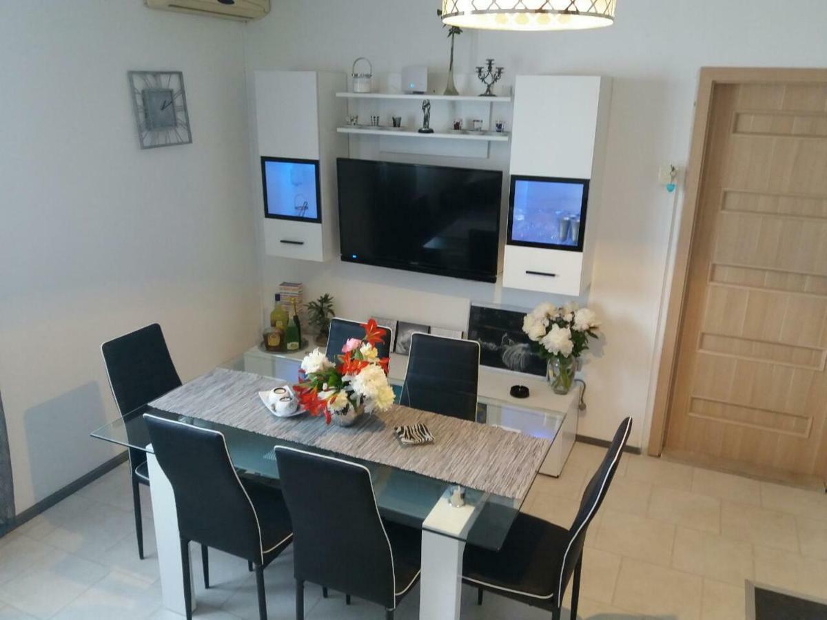 Apartmani Tajana Sukošan Eksteriør billede